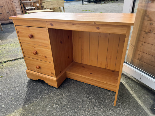 Pine desk / dressing table with draws